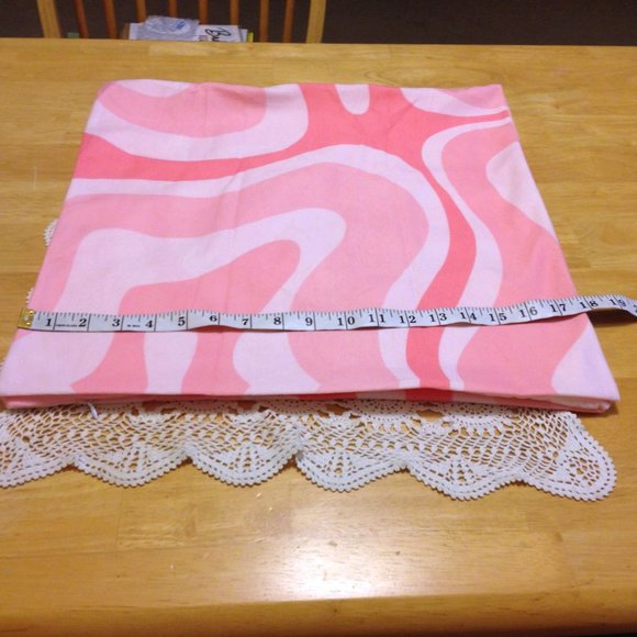 Swirl design abstract pastel pillow covers - Picture 2 of 4